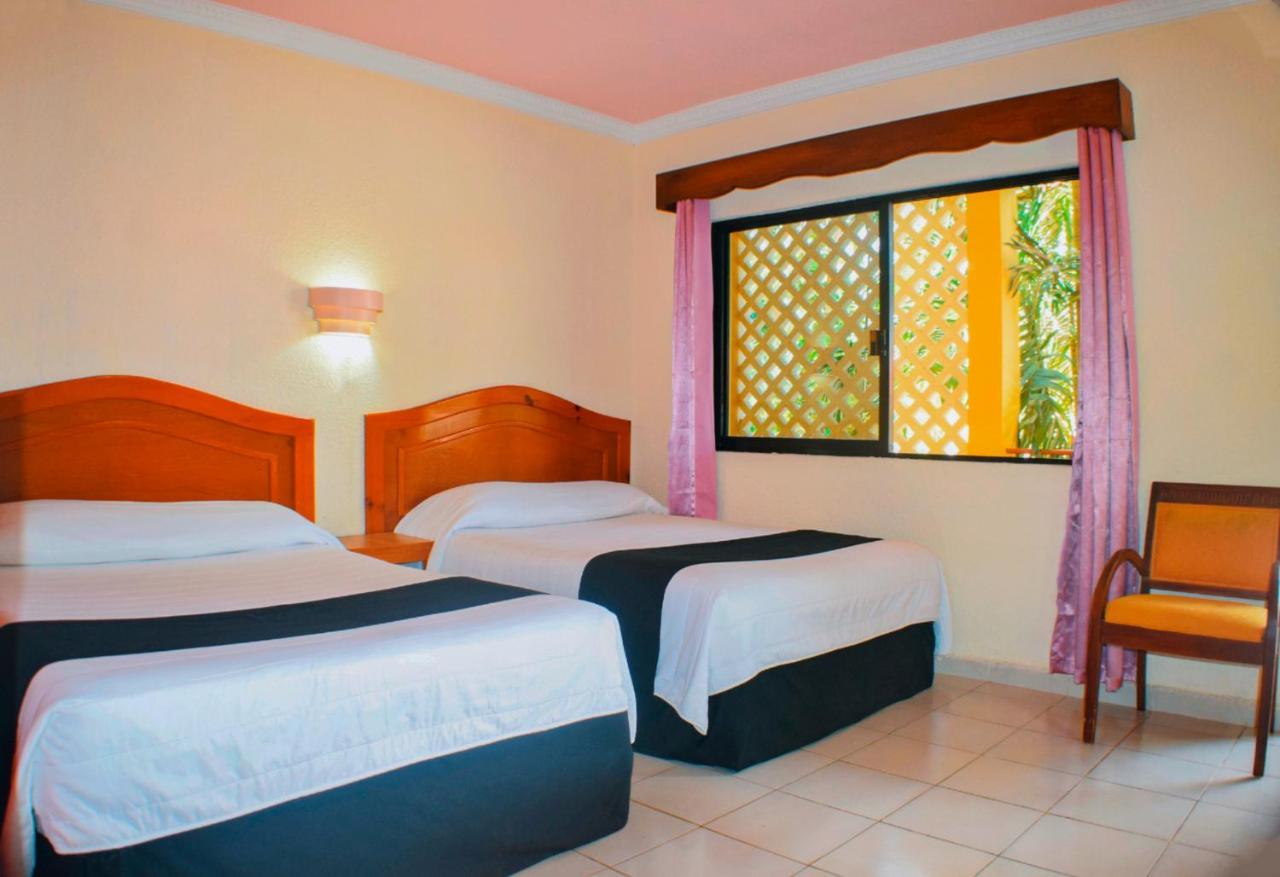 Hotel Hacienda Sanchez Valladolid  Bagian luar foto