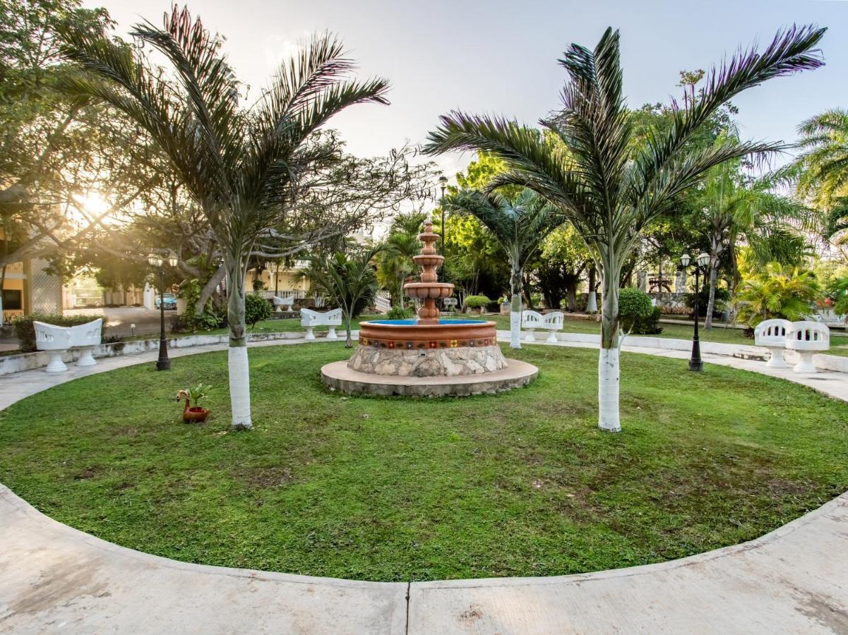 Hotel Hacienda Sanchez Valladolid  Bagian luar foto
